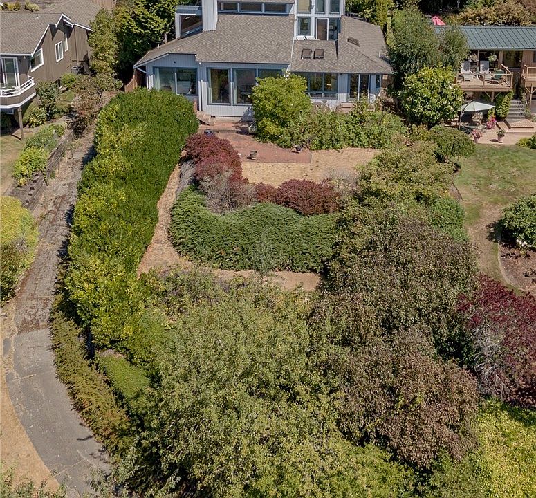 1st image of 5945 Scenic Dr NE