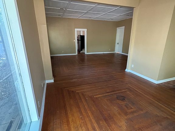 4th image of 815 W River Blvd APT 1