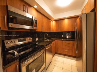 3675 N Country Club Dr APT 102, Aventura, FL 33180