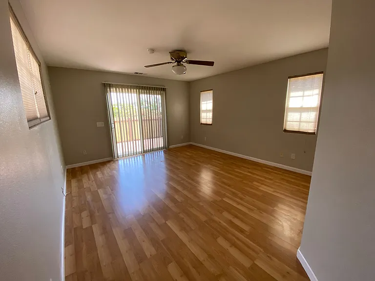8725 Washington Ave — Photo 8