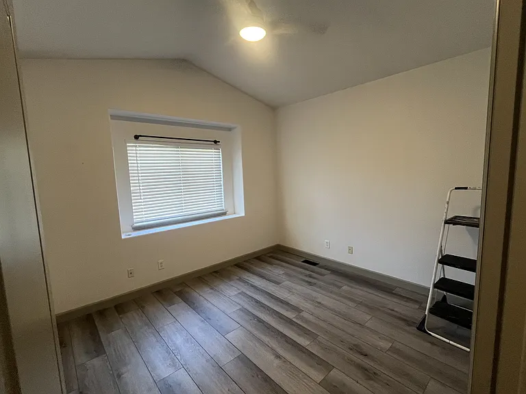 317 Victoria St — Photo 20