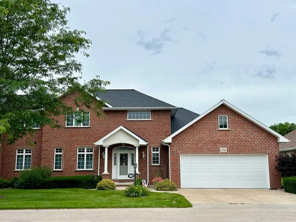 176 Golf Course Dr #12, Wrightstown, WI 54180