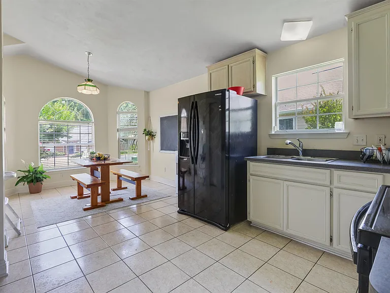 1583 Applewood Way — Photo 9