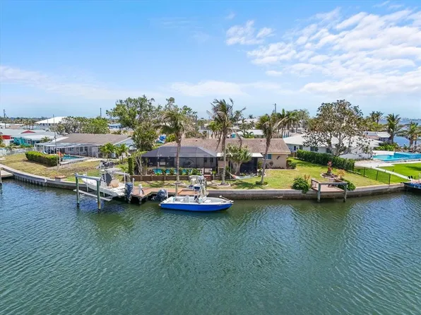 10432 Sandpiper Rd W, Bradenton, FL 34209