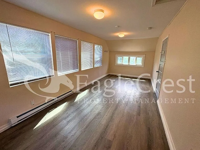 532 Washington St — Photo 46