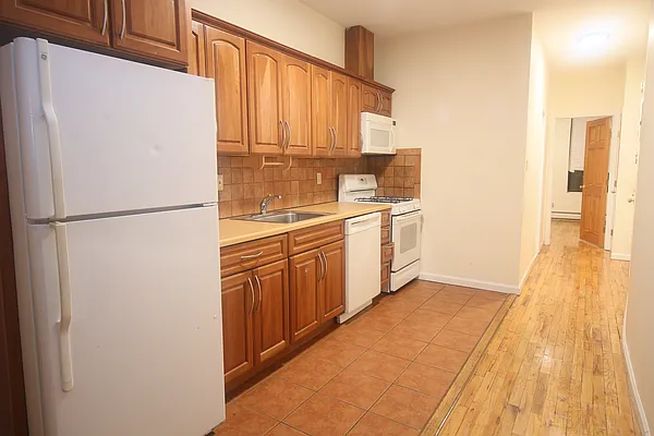 Rented by Douglas Elliman | media 16