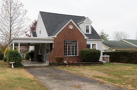 1st image of 207 Daytona Pl