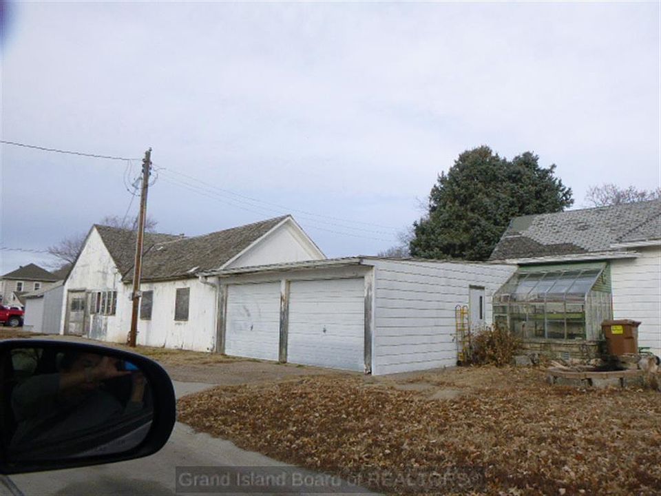 2nd image of 252 N 5th St