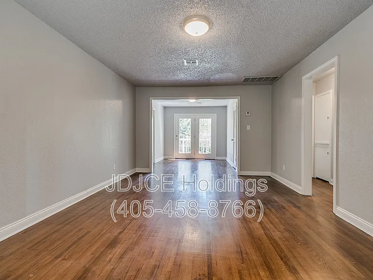 122 W Marshall Dr — Photo 4