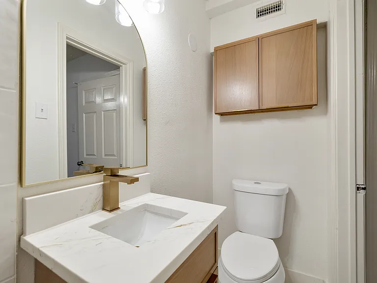 Carolina Apartments — Photo 15