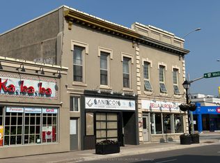 15240 Yonge St #2, Aurora, ON L4G 1L9