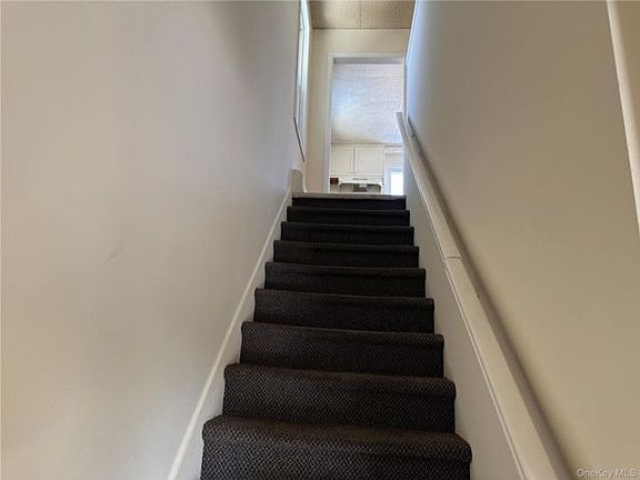 2nd image of 61 Nassau Ave APT 2