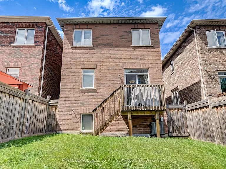 27 Erinview Ter — Photo 22