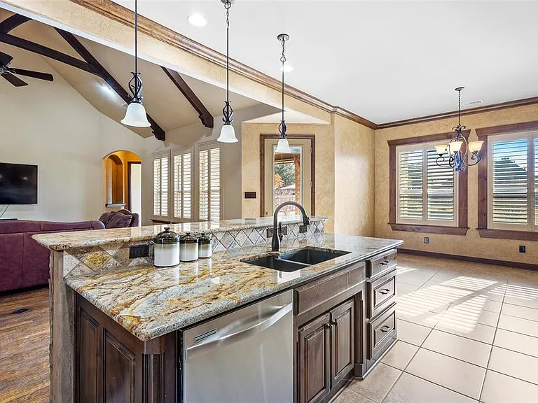 1317 Bluff Springs Dr — Photo 14