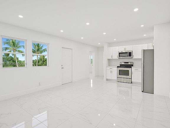 3rd image of 105 NW 14th Way