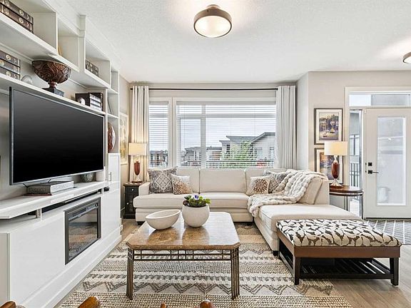 4th image of 17 W Royal Elm Way NW