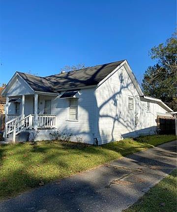 3rd image of 718 Avenue E