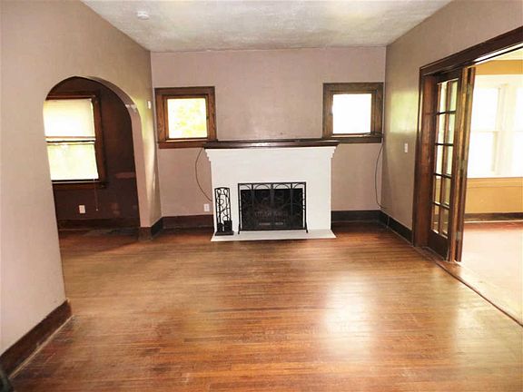 2nd image of 2600 Jones St