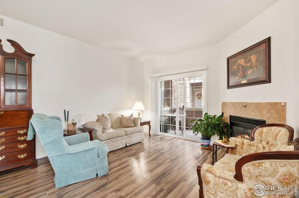 1343 Lake Cir #8-B