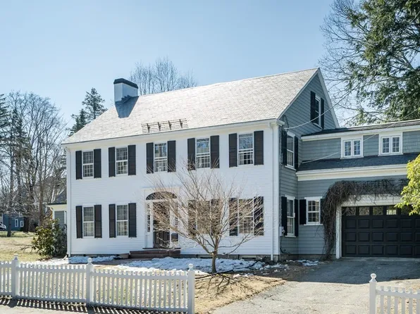 11 Edgewood Rd, Lexington, MA 02420