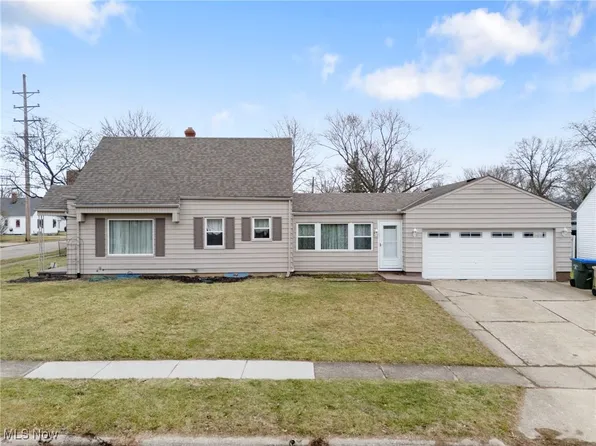 2690 Maitland Ave, Cuyahoga Falls, OH 44223