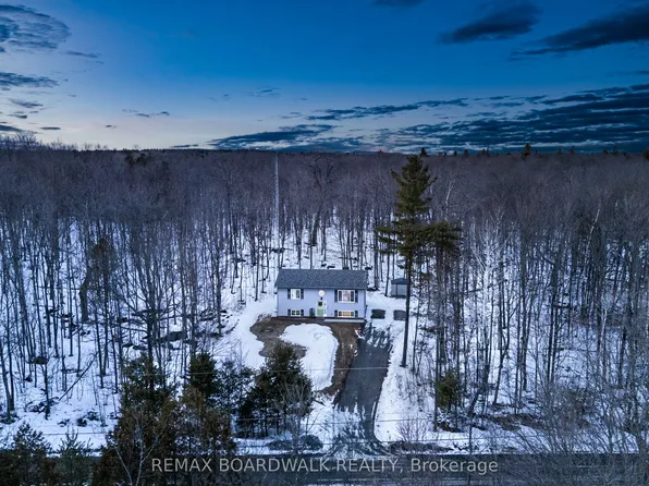 228 Stewart Gibson Rd, Lanark Highlands, ON K0G 1K0