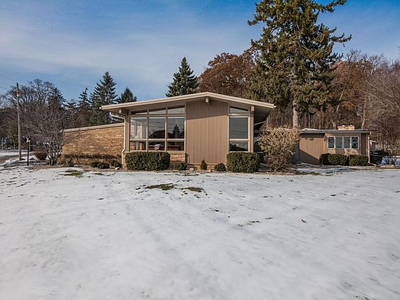 1875 Geneva Bay Drive