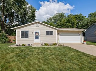 2962 Providence Dr, Mishawaka, IN 46544