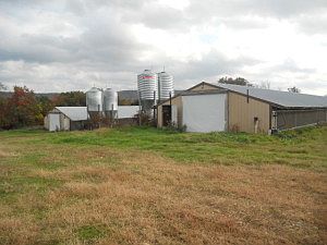 2nd image of 905 County Rd