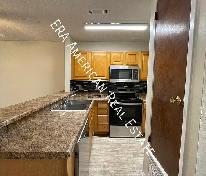 419 Hollywood Blvd NW #B — Photo 6