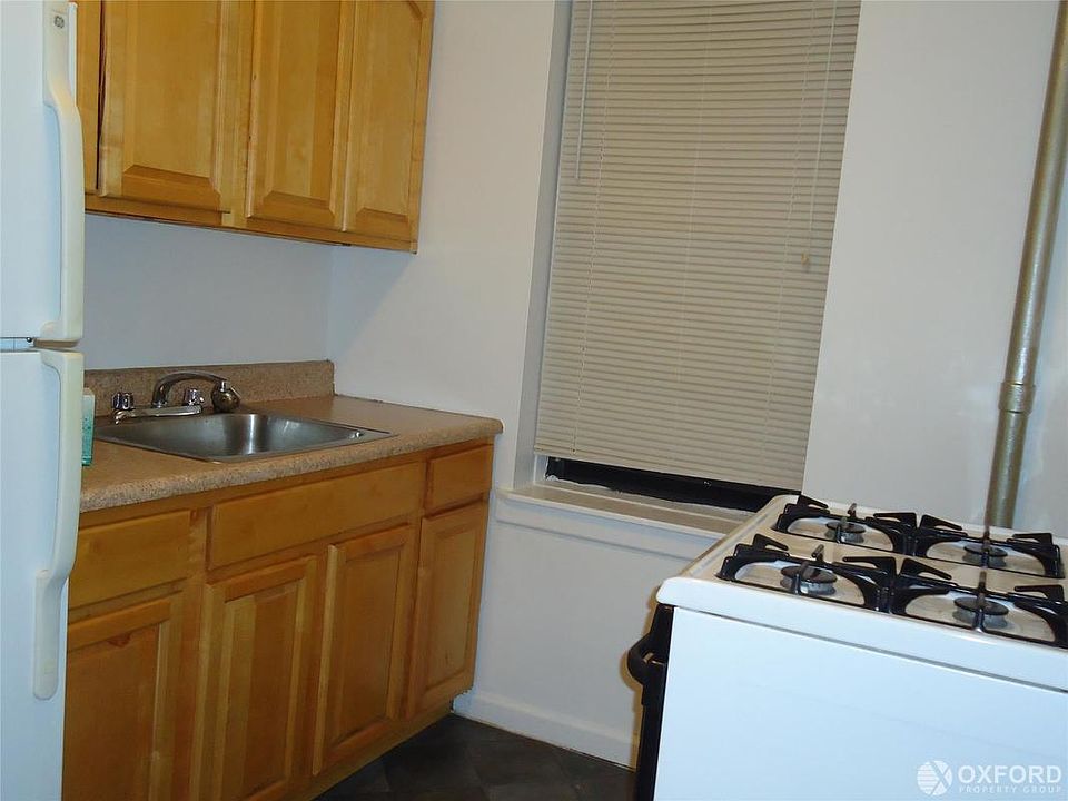 2nd image of 3407 36th Ave APT 4F