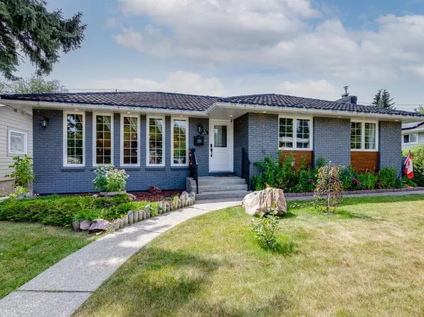 179 N Capri Ave NW, Calgary, AB T2L 0H3
