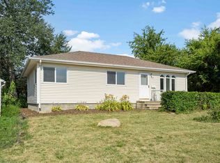 630 Maxwell St, Waterloo, IA 50701