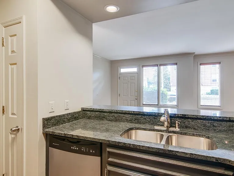 2110 Portland Ave #104 — Photo 10