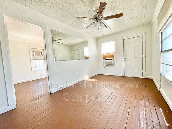5th image of 2416 Sanborn St Unit A
