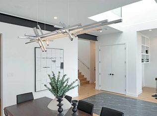 517 N 28th Ave NW, Calgary, AB T2M 2K9