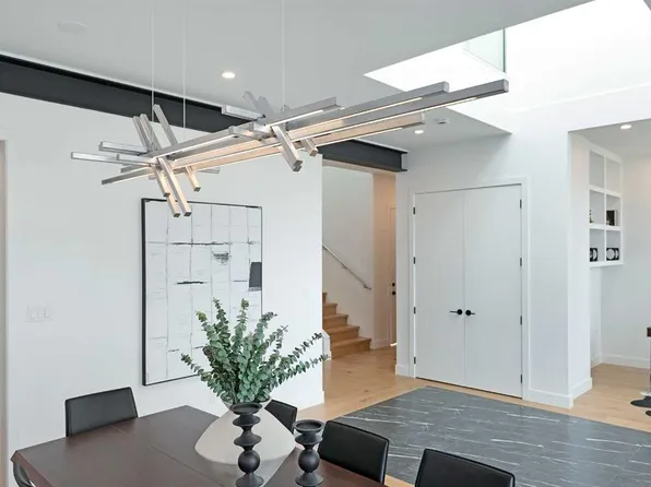 517 N 28th Ave NW, Calgary, AB T2M 2K9