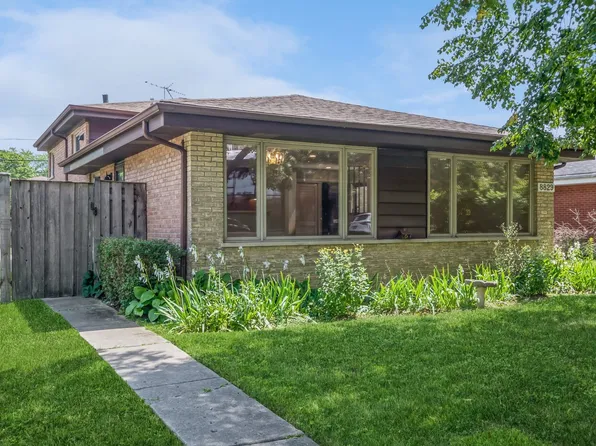 8829 Monticello Ave, Skokie, IL 60076