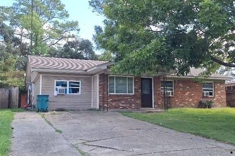 2nd image of 136 Meadowmoss Dr