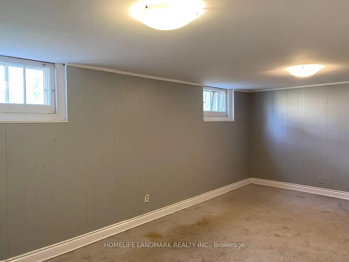 Building Photo - 11 Hutton Ave #BASEMENT