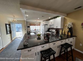 3 Sunnyfield Ln, Lakewood, NJ 08701