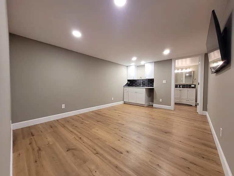 9107 N Kellogg St — Photo 19