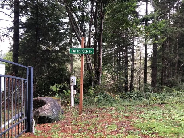 93523 Pattersen Ln, Coos Bay, OR 97420