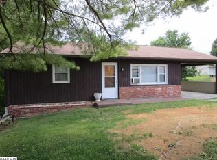 206 Myrtle St, Staunton, VA 24401