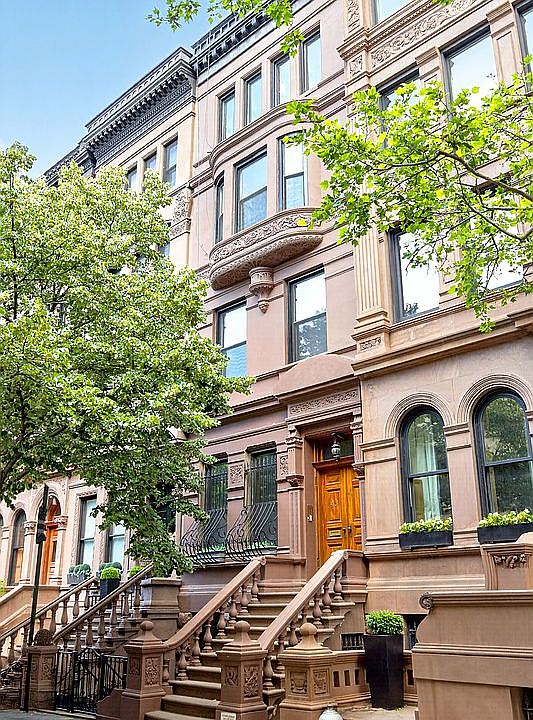 1st image of 43 W 84th St