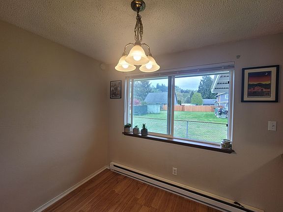 3rd image of 118-122 T St SE #118
