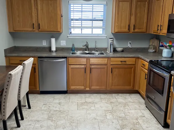 135 Scholars Ct #D, Branson, MO 65616