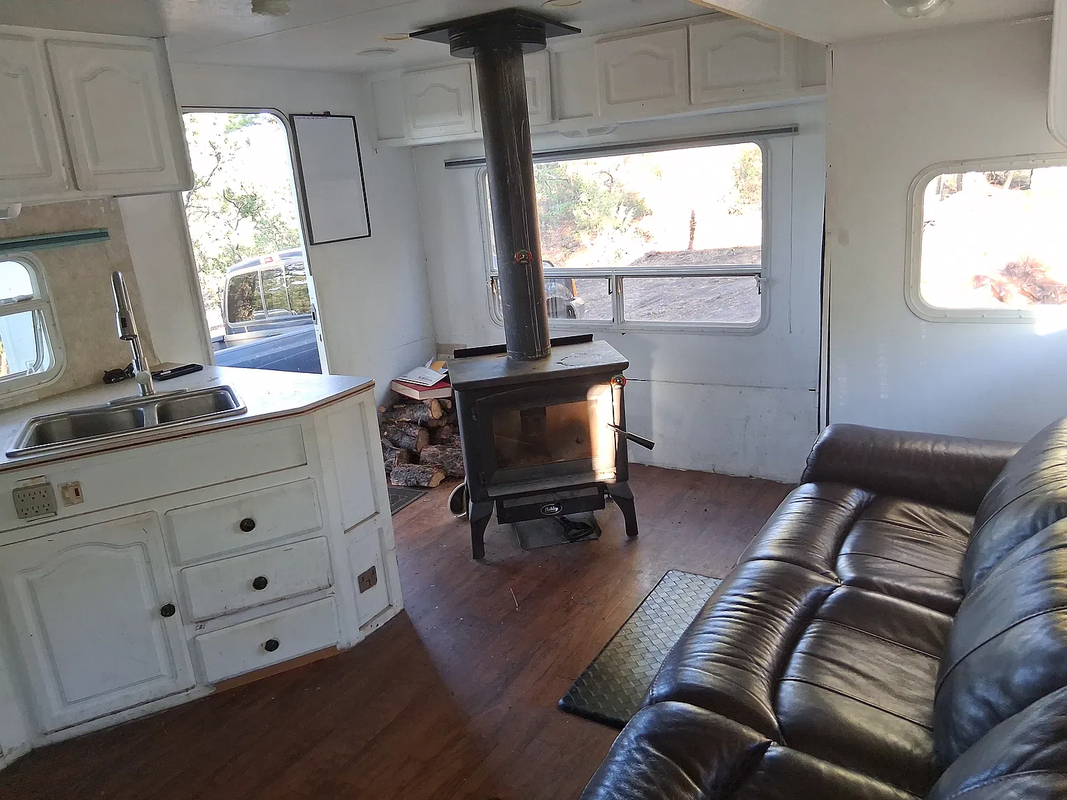 1 bed, 1.5 bath, 300 sqft, $600 — Photo 4