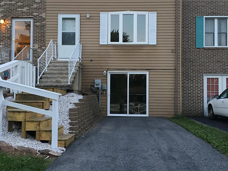 7 N Conley Ln — Photo 1