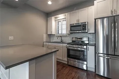 3535 Jefferson St — Photo 4